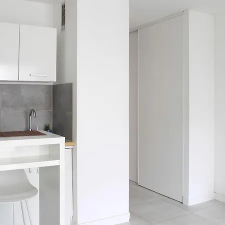 Bright Studio Near Paris Apartament *