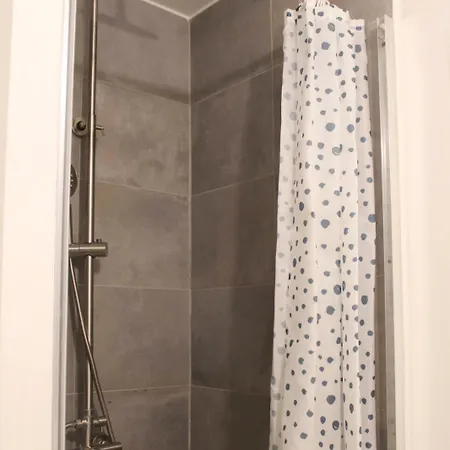 Apartament Bright Studio Near Paris