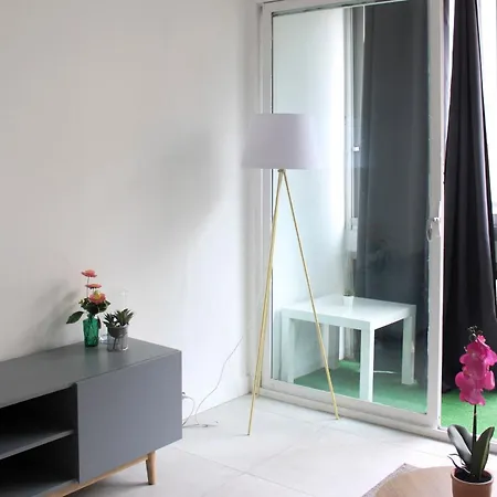 Bright Studio Near Paris Apartament *